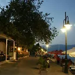 An Edens Garden Near The Sea - Pansion Youli Apartman *