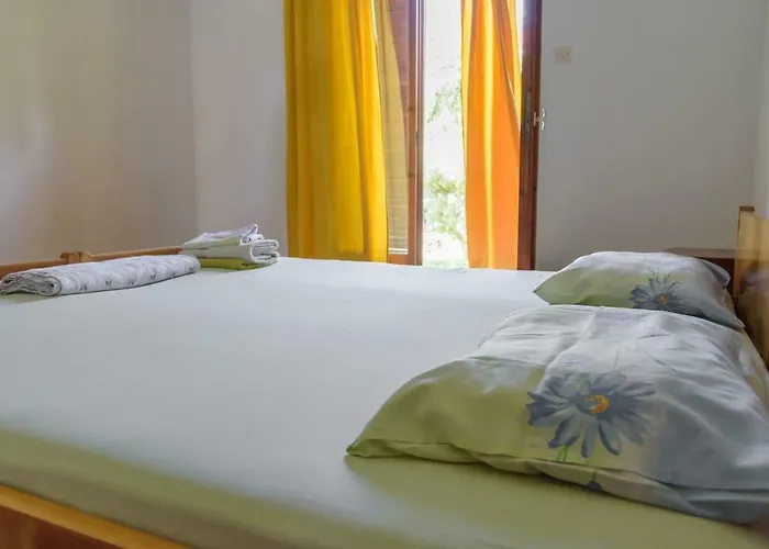 An Edens Garden Near The Sea - Pansion Youli Daire *